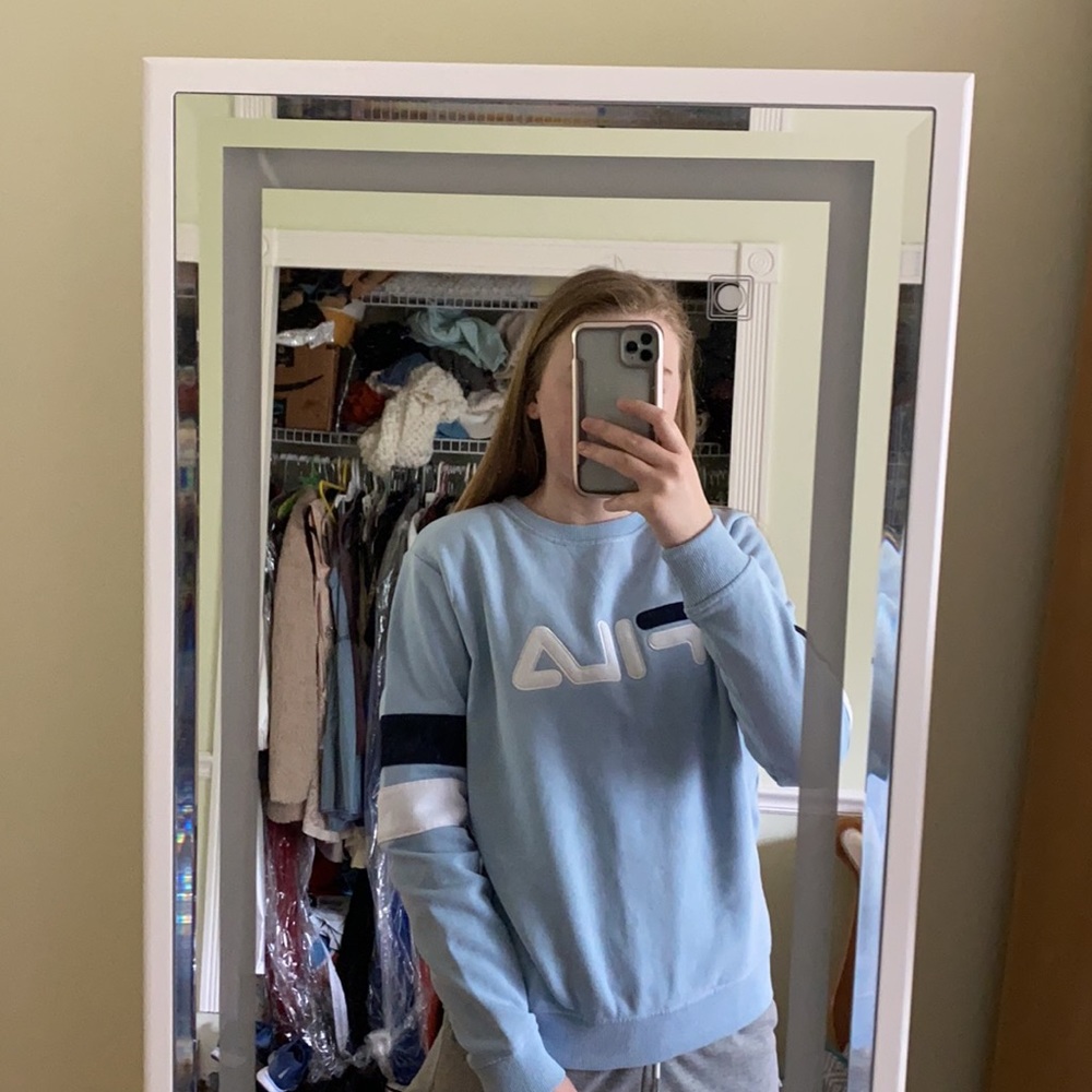 SOLD Baby blue Fila crew neck sweatshirt - Picture 5 of 5